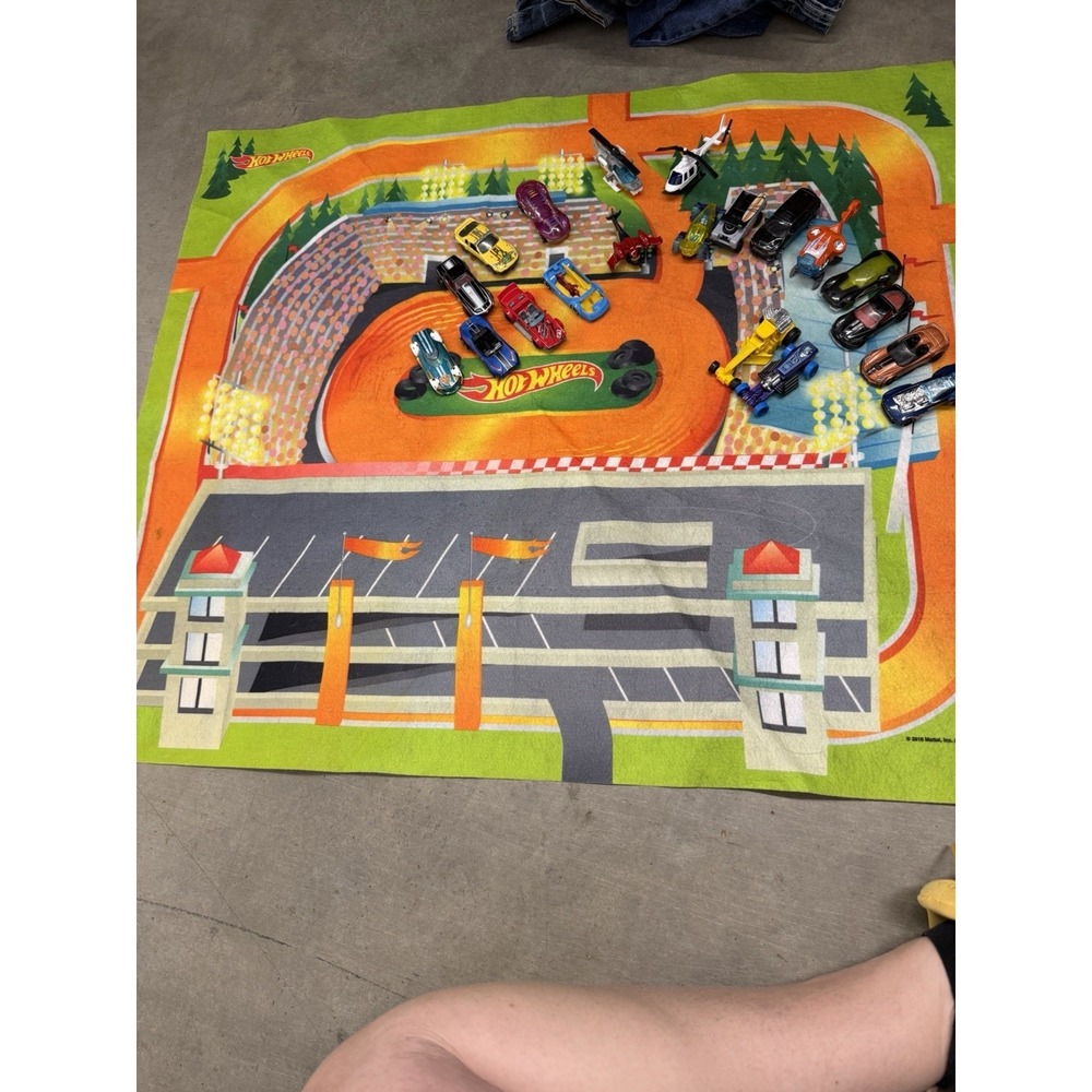 Hot Wheels Car Lot w Play Mat Track Diecast Cars Mixed Lot Kids Toy Bundle